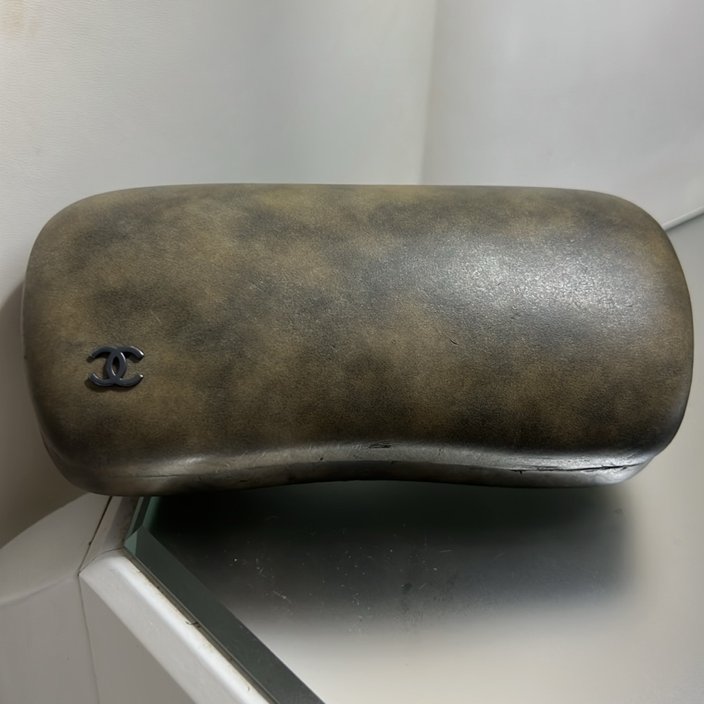 Leather Chanel Large Sunglass Case In Pewter , Beautiful